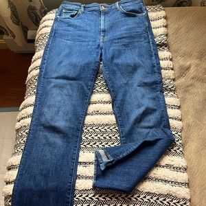 MOTHER Insider Crop Step Fray jeans.  Size 31.